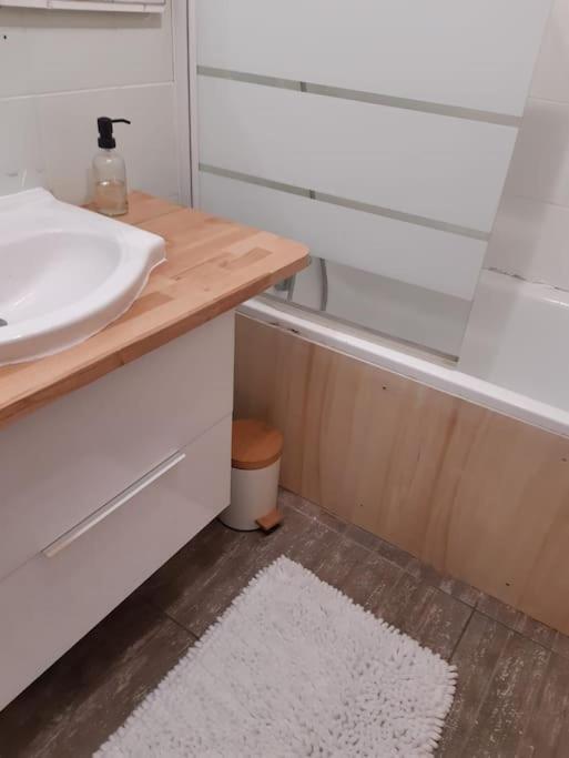 Charmante Maison Renovee, Proche Lac Et Centre-Ville 릴 주르당 외부 사진